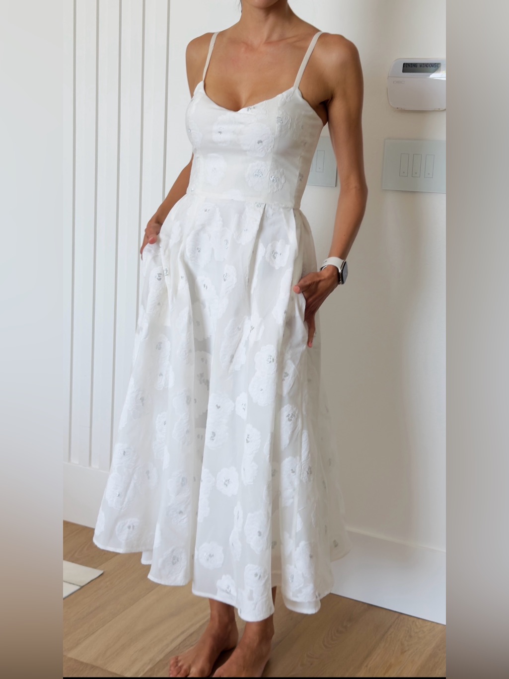 Elegant Jacquard White Floral Midi Dress With Adjustable Straps — image 5 of 8
